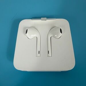 Apple White Earbuds in Plastic Carrying Tray